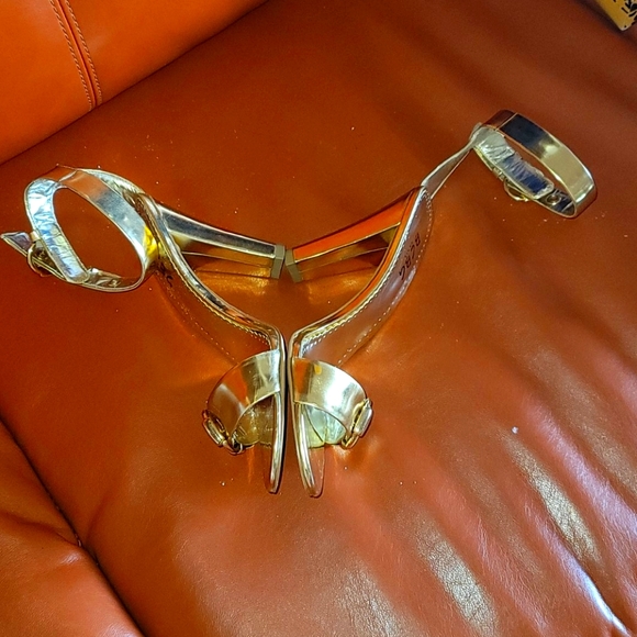 Heels - Picture 2 of 2